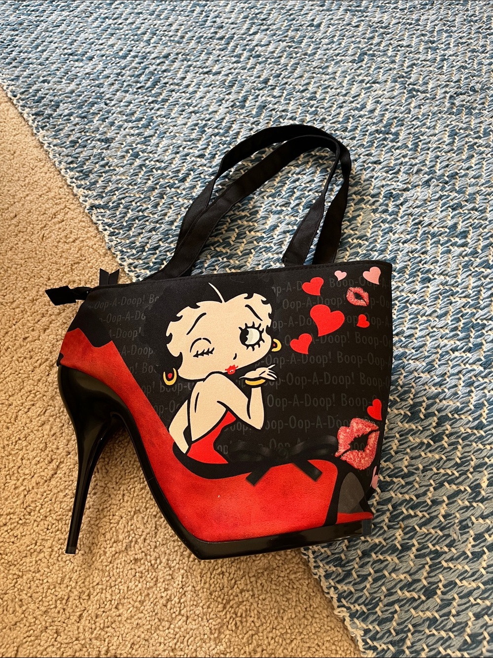 Betty Boop Black and Red High-Heel Graphic Tote - Picture 3 of 5